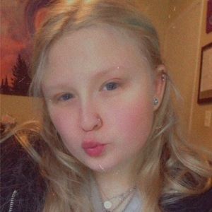 Meet your Posher, Carissa